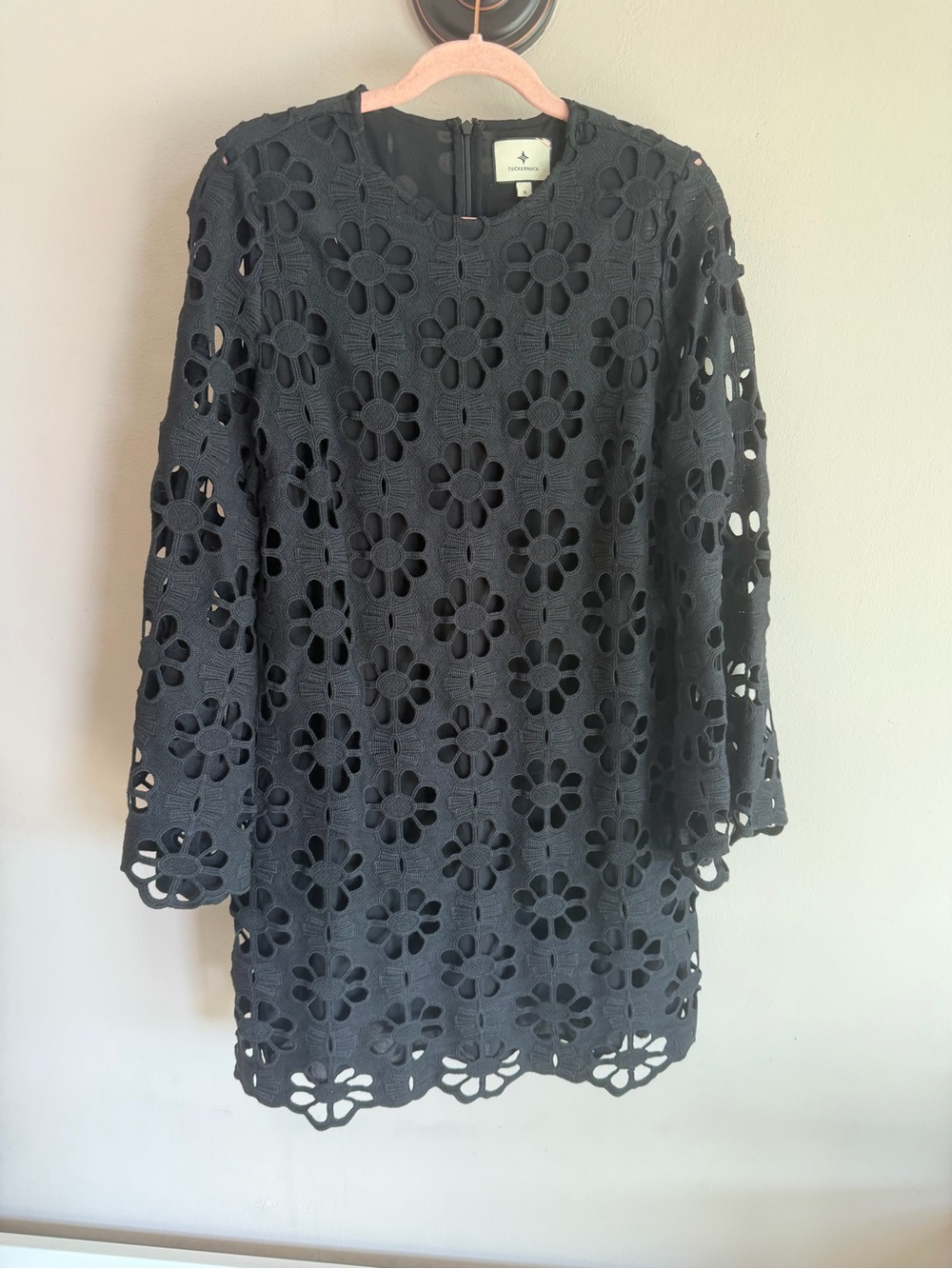 Tuckernuck Poppy Eyelet Shift Mini Dress Black Size M Scalloped Hem